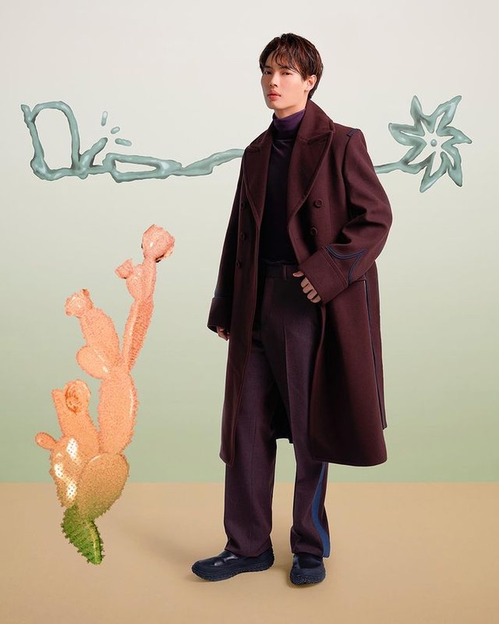 Tidak hanya dari Korea, aktor Thailand juga hadir dalam Cactus Jack Dior. Win Metawin, yang melenjit karena series 2gether menghadiri kolaborasi Dior x Travis Scott. Win mengenakan koleksi Dior Winter (instagram.com/dior)