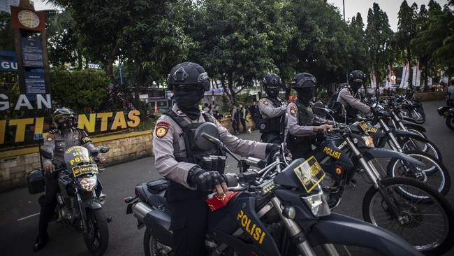 Polda Metro Jaya mengerahkan sebanyak 6.757 personel untuk mengamankan acara pelantikan Prabowo Subianto dan Gibran Rakabuming Raka