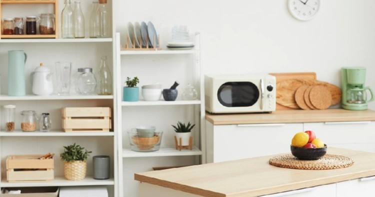 5 Tips Mendekor Ulang Dapur Rumah Minimalis Sesuai Tren Pandemi Berencana mengubah dekorasi dapur dalam rumah minimalis agar lebih nyaman selama karantina? Berikut tips mendekor dapur rumah minimalis sesuai tren pandemi.