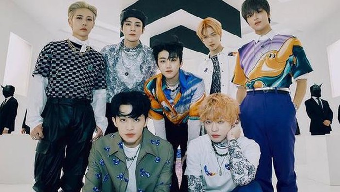 7 Harga Outfit NCT Dream dalam Album Hello Future