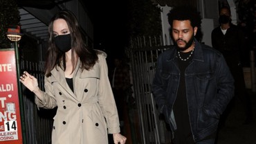 Bukan Pacaran, Ini Fakta Hubungan Angelina Jolie dan The Weeknd