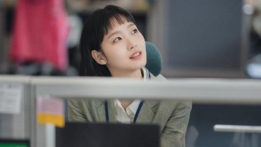 img-title Cantik dan Menawan, Kim Go Eun Berambut Pendek di Drama 'Yumi's Cell'
