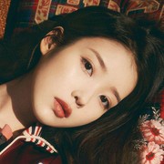 KPop Star IU Menggunakan Koleksi Lipstick Terbaru dari Gucci Beauty