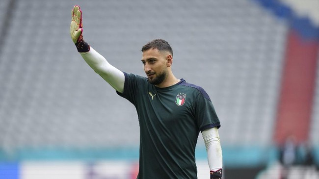 Kesebelasan Paris Saint-Germain (PSG) kini memiliki sembilan kiper di dalam skuad, termasuk Gianluigi Donnarumma.