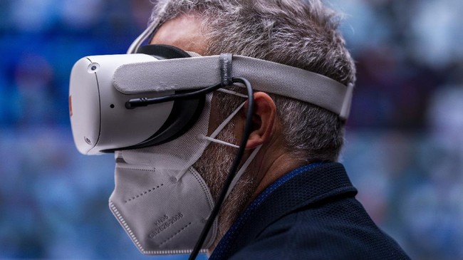 Salah satu perusahaan yang kini menggunakan Metaverse untuk peluncuran produk adalah Samsung.