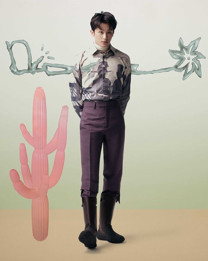 Tidak luput dari perhatian Dior, salah satu personil NCT juga diundang menghadiri launching kolaborasi Dior. Mark NCT menghadiri launching Dior dengan Travis Scott. Mark mengenakan kolekteri terbaru Dior Winter 21 (instagram.com/dior)
