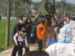 Pemakaman Jenazah Ki Manteb Sudharsono Diwarnai Isak Tangis Keluarga