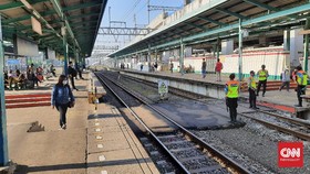 Jelang PPKM Darurat, Stasiun Manggarai Sepi Penumpang