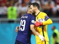 Momen Benzema Bantu Lloris Gagalkan Penalti Swiss