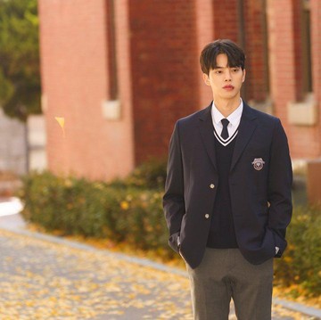 img-title Deretan Drama yang Pernah Dibintangi Song Kang, Termasuk Nevertheless