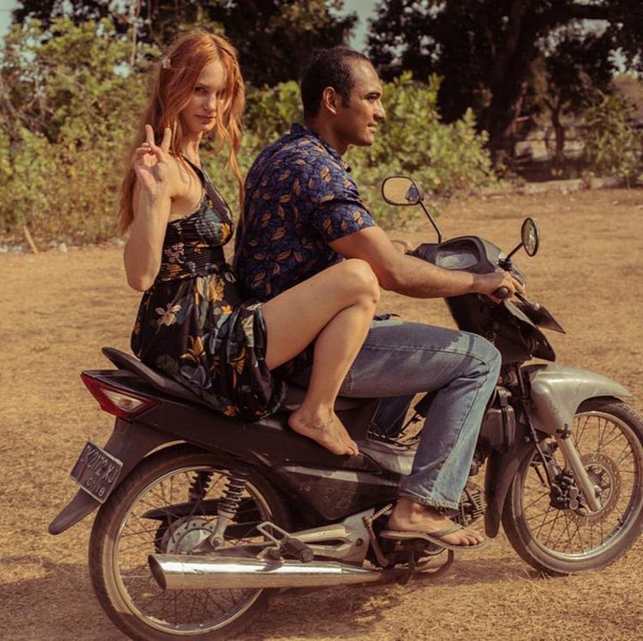 <p>Valentine dan Ario Bayu terbilang jarang mengumbar kemesraan. Meski begitu, mereka selalu kompak di berbagai suasana. Keduanya juga pernah beradu peran di film yang sama, yaitu <em>In Bloom</em>. (Foto: Instagram: @valentinepayen)</p>