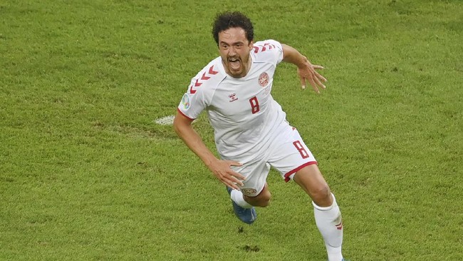 Timnas Denmark berhasil unggul 2-0 atas timnas Republik Ceko di babak pertama laga perempat final Euro 2020 (Euro 2021).
