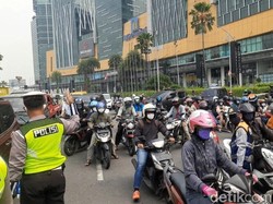 Hari Pertama PPKM Darurat, Penyekatan CITO Surabaya Macet 1,5 Km