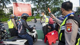 FOTO: Geliat Razia di Penyekatan PPKM Darurat