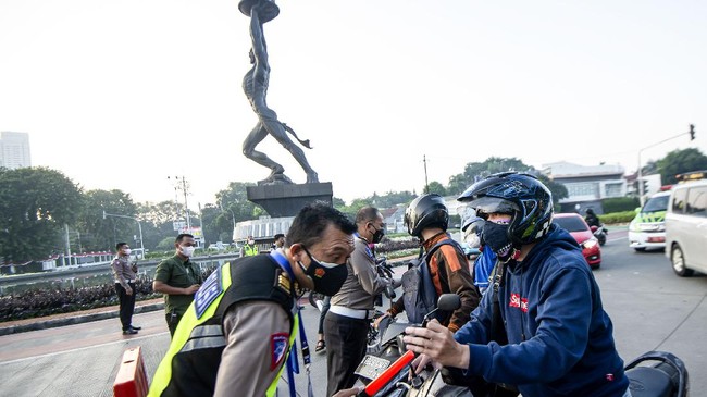 FOTO: Geliat Razia di Penyekatan PPKM Darurat