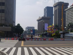 Jalan Depan Bundaran HI hingga Simpang Harmoni Disekat, Situasi Sepi