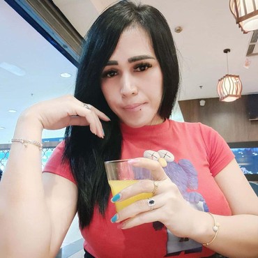 Ini Dia Transgender Pertama yang Operasi Kelamin di Indonesia