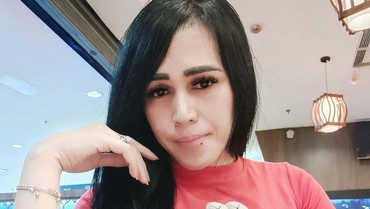 Ini Dia Transgender Pertama yang Operasi Kelamin di Indonesia