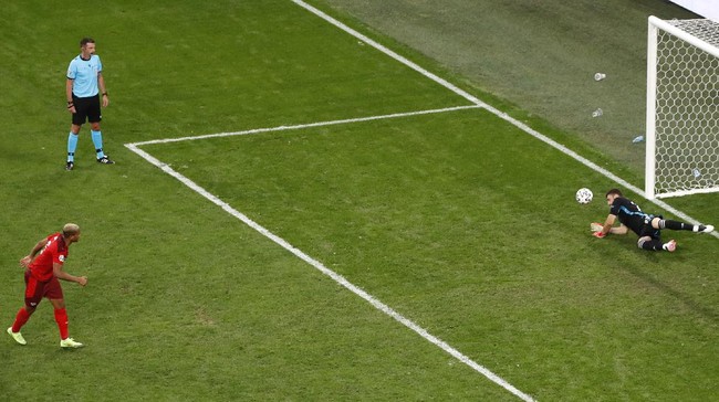 Spanyol berhasil menang adu penalti lawan Swiss di perempat final Euro 2020 (Euro 2021) dengan skor 3-1 usai imbang 1-1 di waktu normal.