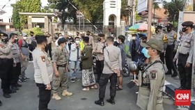Aparat Bubarkan Aksi 'Pekan Perlawanan' BEM Semarang Raya