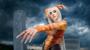 img-title Lirik Lagu Diamonds & Dancefloors - Ava Max