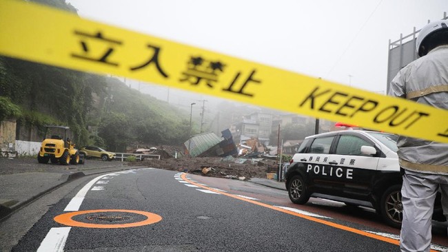 FOTO: Banjir Bandang dan Longsor 'Sapu' Kota Atami di Jepang