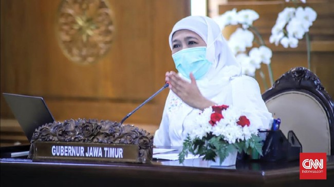 Gubernur Jatim Khofifah Indar Parawansa menegaskan penetapan UMK 2023 sudah memperhatikan prinsip keadian dan peningkatan kesejahteraan buruh.