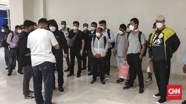 Pihak Imigrasi menyatakan 20 TKA China masuk Jakarta pada 25 Juni, saat masih PPKM Mikro. Mereka pekerja proyek strategis nasional di Bantaeng, Sulsel.