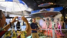 FOTO: Hari UFO Sedunia Kembali Digelar 2-4 Juli di New Mexico