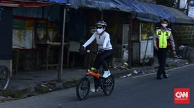 Empat Ruas Jalan Bandung Disekat, Sepeda Dilarang Melintas