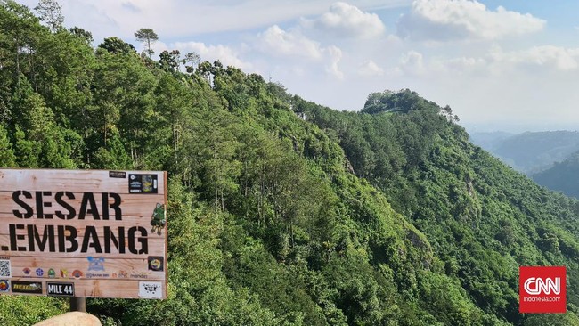 Ada 81 sesar yang aktif di Indonesia saat ini, termasuk Sesar Lembang, Sesar Naik Busur Belakang Jawa Barat dan Sesar Citarik yang bikin gempa di Jawa Barat.