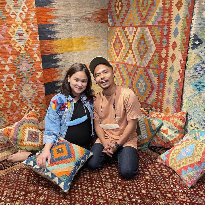<p>Setelah 11 tahun menikah dengan Ayu Natasya, komedian Wendy Armoko atau yang akrab disapa dengan Wendi Cagur akhirnya dikaruniai anak ketiga, Bunda. (Foto: Instagram: @revtiaayunatasya)</p>