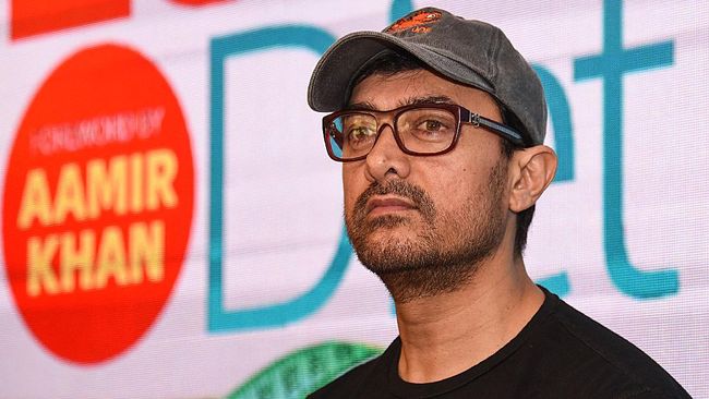 Aktor Bollywood dan bintang film 3 Idiots, Aamir Khan, mengumumkan bercerai dari istrinya yang sudah dinikahi selama 15 tahun, Kiran Rao.