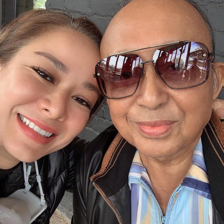 <p>Wanita kelahiran 29 Maret 1975 itu dipersunting Abdul Latief di 2003 silam. Mereka selalu terlihat harmonis meski terpaut usia 35 tahun, Bunda. (Foto: Instagram: @donna.latief)</p>