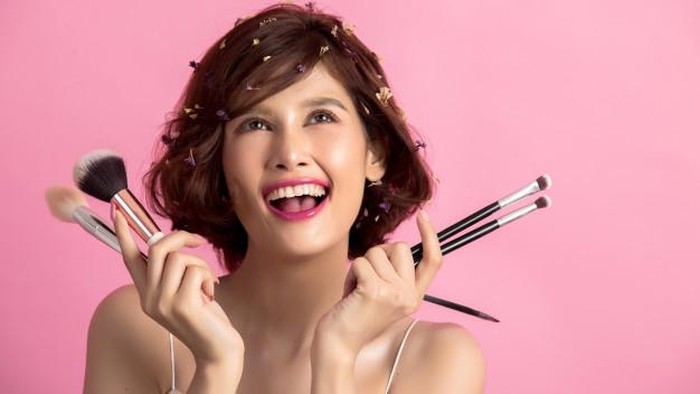 5 Face Pallete Lokal dengan Warna Cantik dan Pigmented, Cocok untuk Pemula!