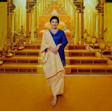 Temani Suami Blusukan ke Pasar, Gaya Kahiyang Ayu Disorot