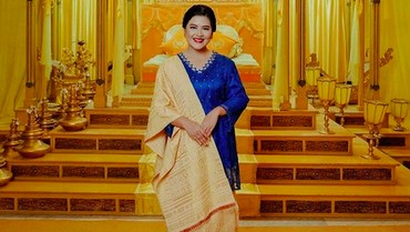 img-title Temani Suami Blusukan ke Pasar, Gaya Kahiyang Ayu Disorot
