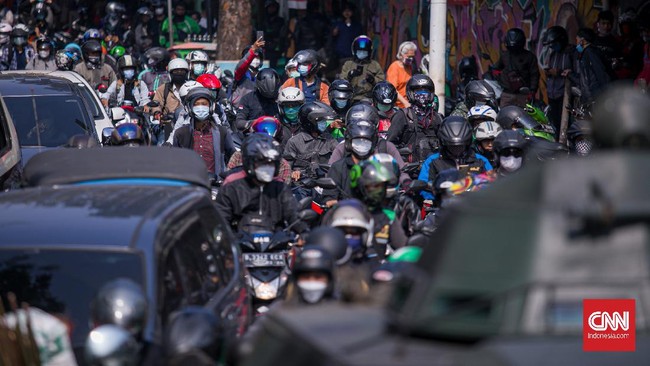 Juru Bicara Vaksinasi Covid-19 Kemenkes Siti Nadia Tarmizi menyebut saat ini 73 daerah di Jawa dan Bali berstatus level situasi 4.