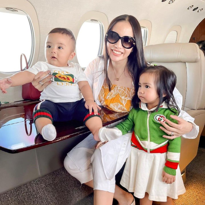 <p>Baru-baru ini, Momo eks Geisha berlibur atau <em>staycation</em> bersama keluarganya di Bali, Bunda. (Foto: Instagram @therealmomogeisha)</p>