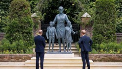 Alasan Pangeran William Bakal Cabut Gelar 'Yang Mulia' Harry dan Meghan Markle