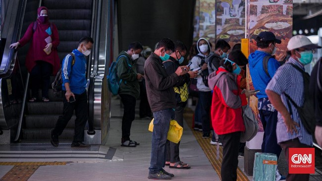 Netizen dilibatkan survei pengalaman dan penanganan Covid-19 di Indonesia, di antaranya soal vaksin dan ketakutan terkait virus corona.