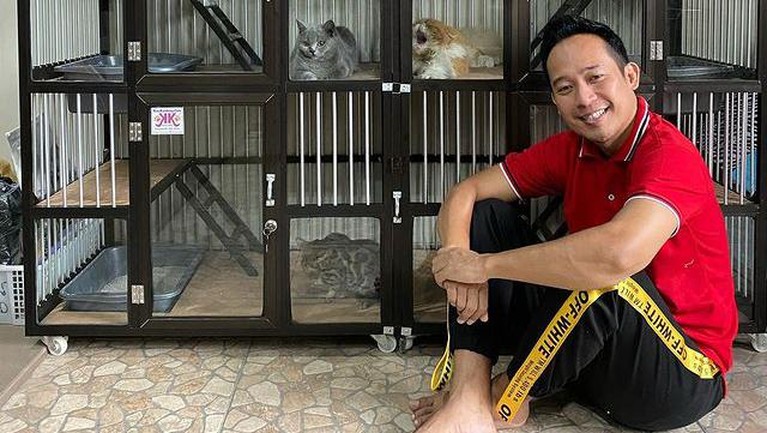 Potret Denny Cagur yang Terjun ke Dunia Politik Denny Cagur menambah daftar artis yang memilih terjun ke dunia politik. Yuk kita intip potretnya!