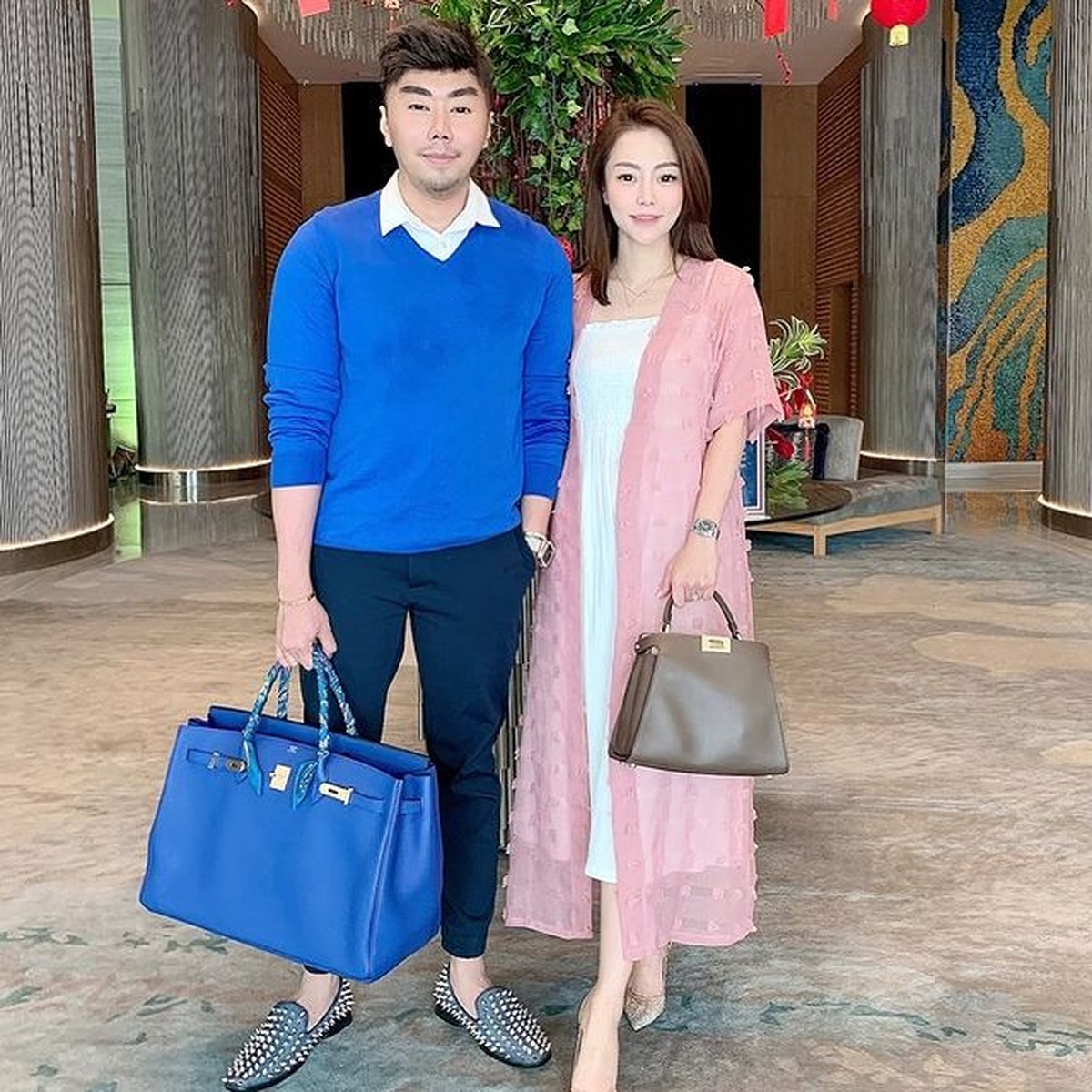 Roy Kiyoshi dikabarkan akan menikah dengan Bella Lee janda 2 anak yang merupakan kekasihnya&period; Yuk kita intip sosoknya&excl;