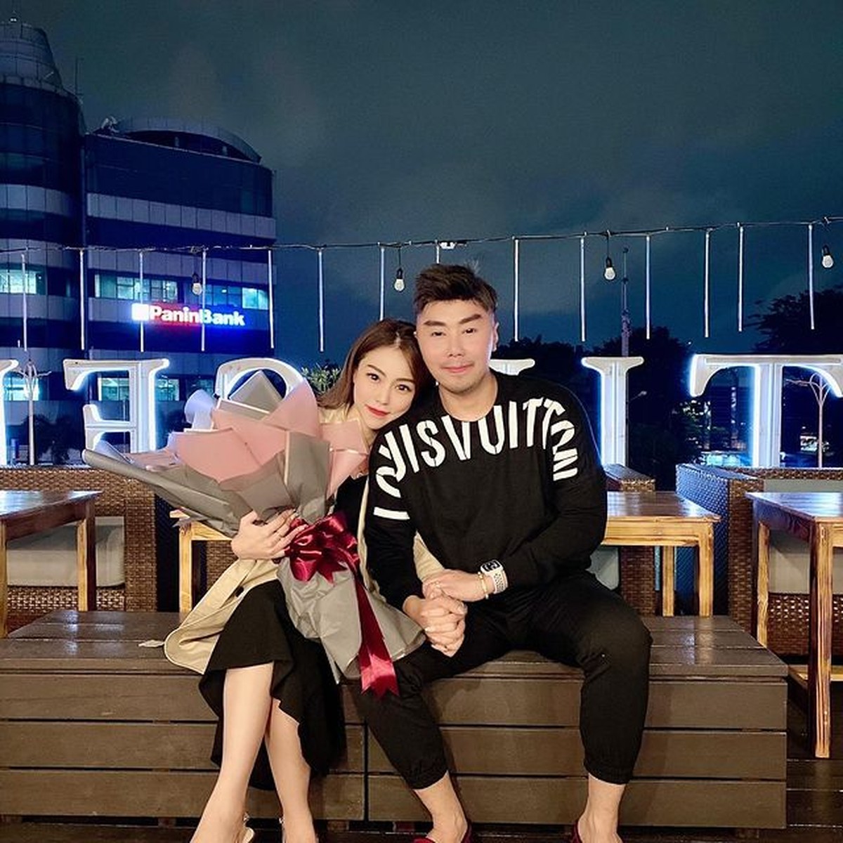 Roy Kiyoshi dikabarkan akan menikah dengan Bella Lee janda 2 anak yang merupakan kekasihnya&period; Yuk kita intip sosoknya&excl;