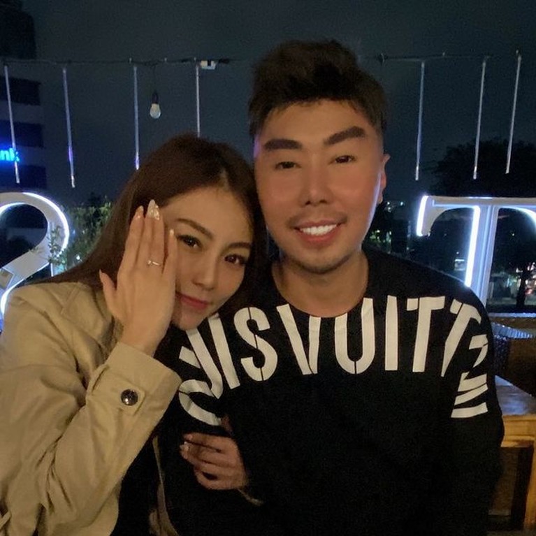 Roy Kiyoshi dikabarkan akan menikah dengan Bella Lee janda 2 anak yang merupakan kekasihnya. Yuk kita intip sosoknya!