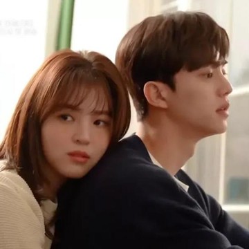 img-title Curi Perhatian, Ini Harga Outfit Han So Hee di Nevertheless