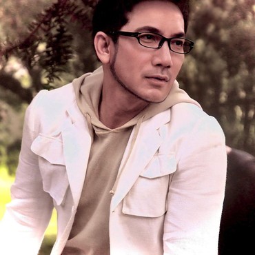 Apa Kabar Yana Julio yang Tetap Glowing hingga Kerap Disangka Masih 30 Tahun?