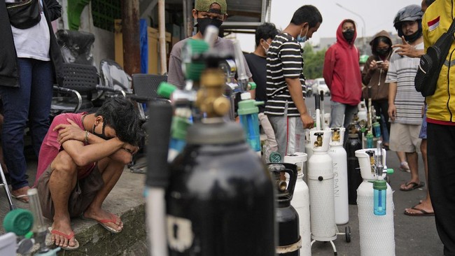 Kadinkes Sumnep mengatakan kebutuhan oksigen baik di wilayah daratan dan kepulauan saat ini masih cukup, tapi distribusinya tergantung kondisi cuaca.