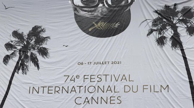 Cannes Film Festival mengeluarkan lebih dari US$1 juta atau sekitar Rp14,5 miliar untuk tes Covid-19 secara gratis dan reguler kepada 28 ribu pengunjung.
