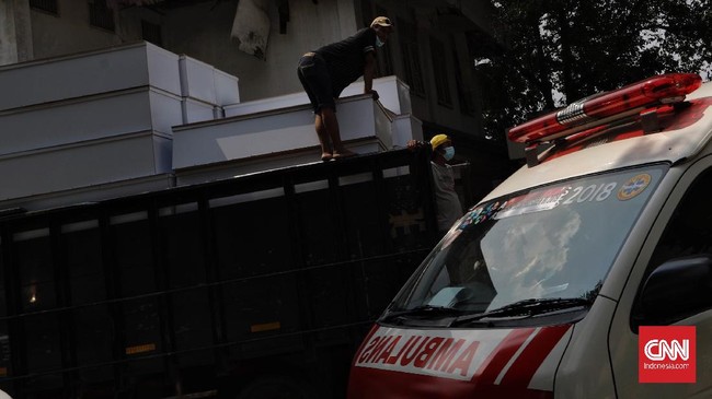 Dinas Kesehatan Kabupaten Bone menyebut warga yang dimaksud tidak mengajukan ambulans ke pihak rumah sakit, melainkan hanya ke sopir.